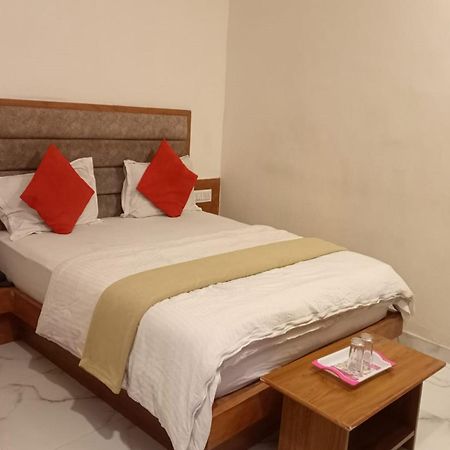 Hotel New Lake View Ahmadabad Zewnętrze zdjęcie